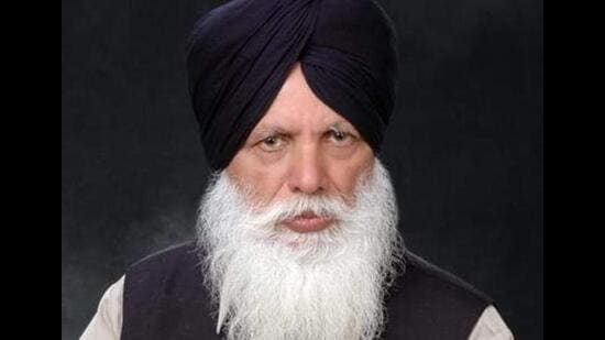 Shiromani Akali Dal leader and former Punjab education minister Jathedar Tota Singh, who is credited with making English a compulsory subject from Class 1 in state government schools, died at Fortis Hospital, Mohali, on Saturday. (HT file photo)