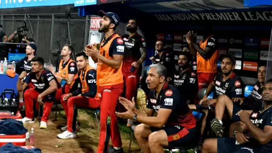 RCB players in dugout.(IPL) RCB players in dugout.(IPL)