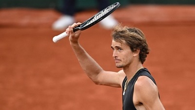 Germany's Alexander Zverev celebrates after winning his first round match against Austria's Sebastian Ofner (REUTERS)