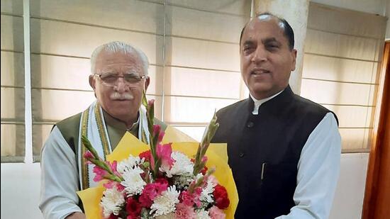 Haryana chief minister Manohar Lal Khattar with his Himachal counterpart Jai Ram Thakur in New Delhi on Sunday. (ANI)