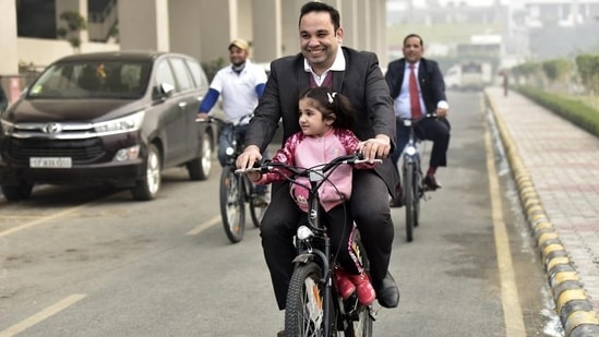 People ride e-cycles in Delhi NCR. People ride e-cycles in Delhi NCR.