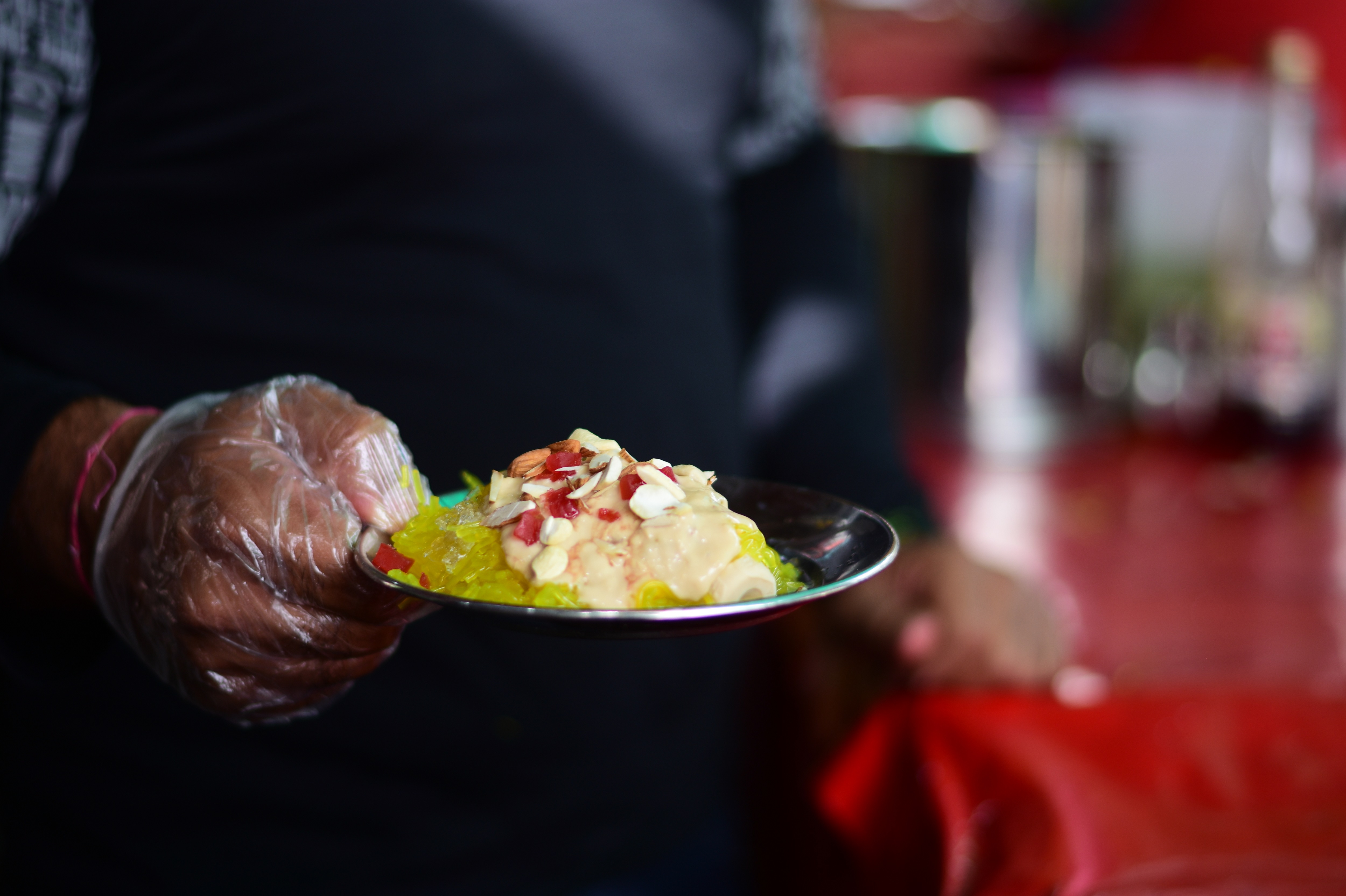 Sindhi Kulfi Corner has a history that can be traced back to 1972 and boasts of selling kulfi and rabri falooda made from pure milk without any added flavours or essence. (Photo: Manish Rajput/HT) Sindhi Kulfi Corner has a history that can be traced back to 1972 and boasts of selling kulfi and rabri falooda made from pure milk without any added flavours or essence. (Photo: Manish Rajput/HT)