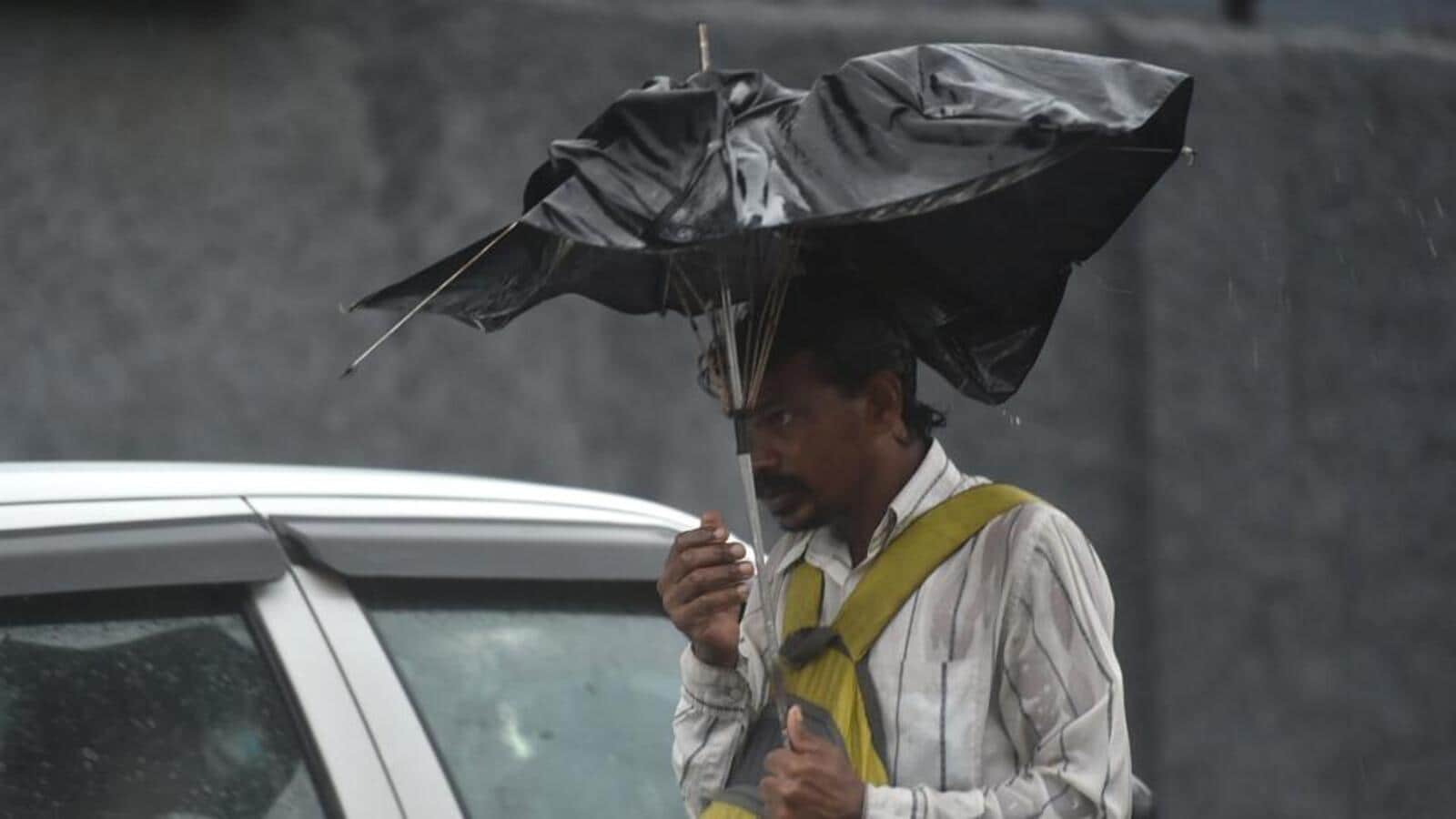 Delhi rains: Wind speeds touching 75 km/hr cause significant drop in temperature | Latest News Delhi