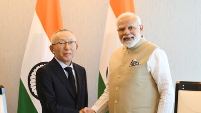 Prime Minister Narendra Modi with Tadashi Yanai, Chairman, President and CEO of UNIQLO in Tokyo. (Twitter/PMO) Prime Minister Narendra Modi with Tadashi Yanai, Chairman, President and CEO of UNIQLO in Tokyo. (Twitter/PMO)