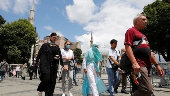 Foreign tourists visit the Old City in Istanbul, Turkey&nbsp;(REUTERS/Dilara Senkaya)
