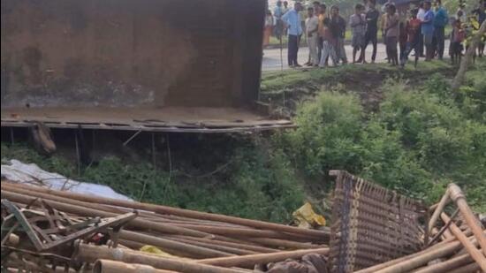 Visuals from the site of the accident in Bihar’s Purnia. (HT Photo) Visuals from the site of the accident in Bihar’s Purnia. (HT Photo)