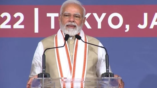 Prime Minister Narendra Modi addressing the Indian diaspora in Tokyo.(BJP/Twitter)