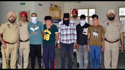 The men accused of robbing the constable’s SUV in Ludhiana on Tuesday. (Harvinder SIngh/HT)
