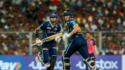 Pandya and Miller then made sure that GT did not lose their way and led them to victory. (PTI) Pandya and Miller then made sure that GT did not lose their way and led them to victory. (PTI)