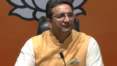 BJP cited Rahul Gandhi’s meeting with British Labour leader Jeremy Corbyn in London and asked if he endorsed UK opposition leader’s “anti-India” views. BJP cited Rahul Gandhi’s meeting with British Labour leader Jeremy Corbyn in London and asked if he endorsed UK opposition leader’s “anti-India” views.