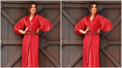 Styled by fashion stylist Romi Choudhary, Sonali wore her tresses into a messy bun and decked up in nude eyeshadow, back eyeliner, mascara-laden eyelashes, black kohl, drawn eyebrows, contoured cheeks and a shade of nude lipstick. (Instagram/@iamsonalibendre)