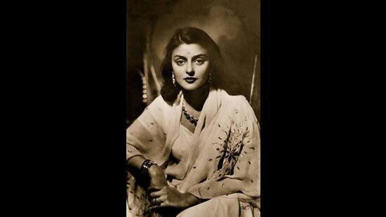 gayatri devi in saree