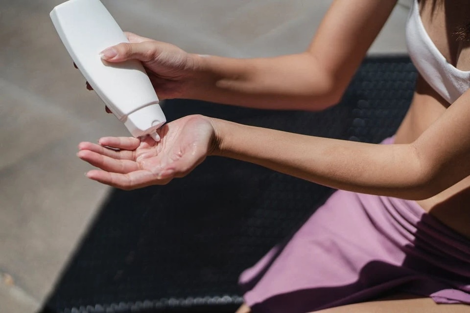 SPF is your best friend: You cannot skip the sunscreen at any time. Even in the flight you need it. Use an SPF of more than 30+++. Reapply every 3-4 hours. (Pexels) SPF is your best friend: You cannot skip the sunscreen at any time. Even in the flight you need it. Use an SPF of more than 30+++. Reapply every 3-4 hours. (Pexels)