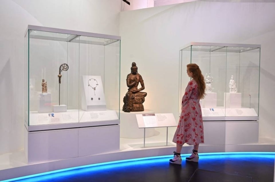 The exhibition is the "first with a cross-cultural approach to this extraordinary, absolutely fundamental subject" (AFP)