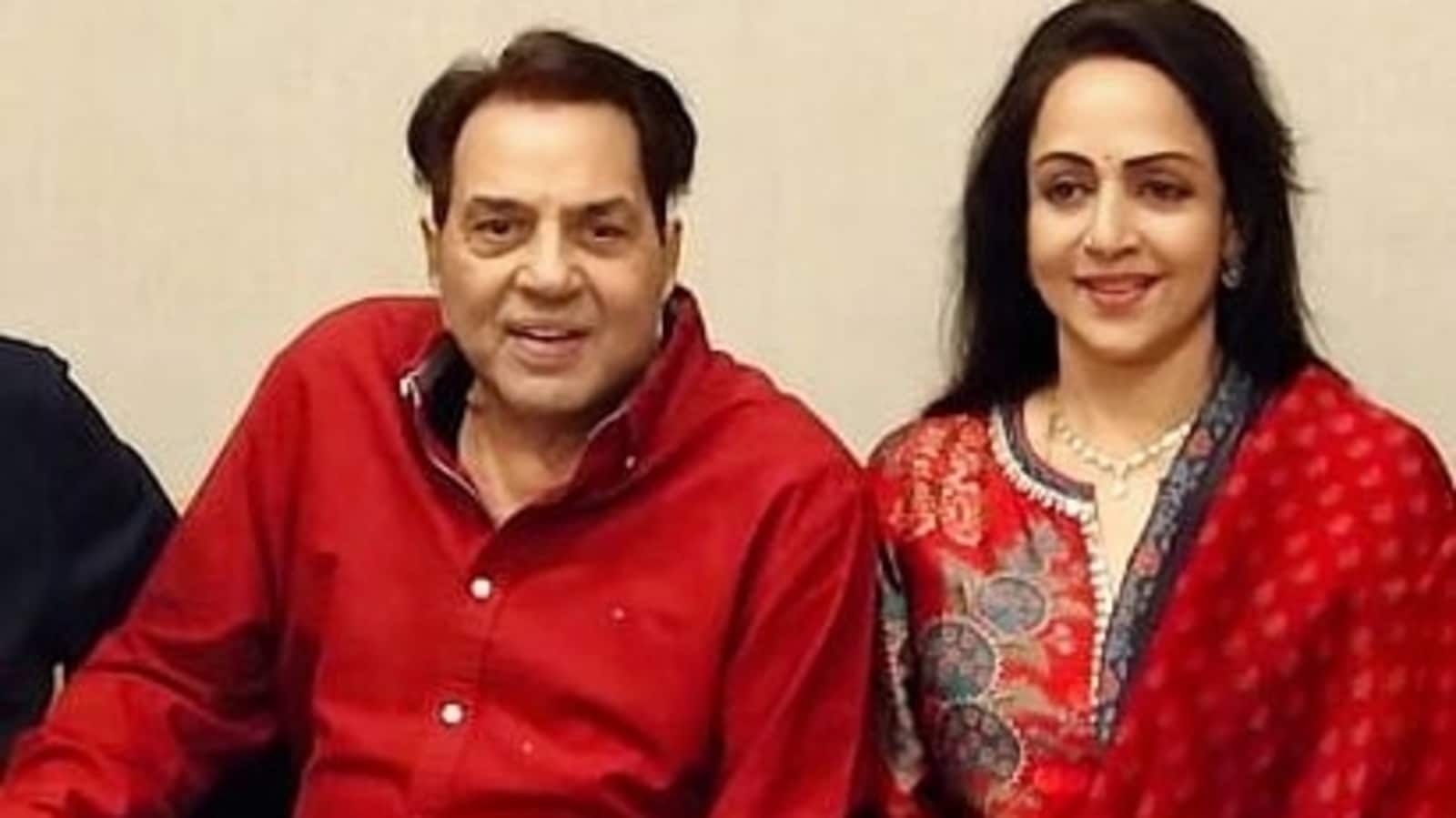 Hema Malini posts recent picture with Dharmenda because she ‘felt like sharing’ it