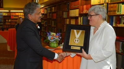Anand Mahindra receives the Dean’s Medal from the Fletcher School of Law and Diplomacy, Tufts University. (twitter/@anandmahindra) Anand Mahindra receives the Dean’s Medal from the Fletcher School of Law and Diplomacy, Tufts University. (twitter/@anandmahindra)