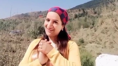 Amreen Bhat was a TV artiste and a singer who uploaded her songs on various social media platforms.