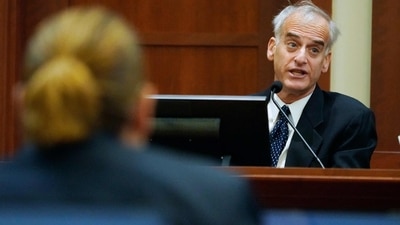 Dr. David Spiegel testifies in the courtroom at the Fairfax County Circuit Courthouse in Fairfax, Virginia, on May 23, 2022. - US actor Johnny Depp sued his ex-wife Amber Heard for libel in Fairfax County Circuit Court after she wrote an op-ed piece in The Washington Post in 2018 referring to herself as a "public figure representing domestic abuse." (Photo by Steve Helber / POOL / AFP) (AFP) Dr. David Spiegel testifies in the courtroom at the Fairfax County Circuit Courthouse in Fairfax, Virginia, on May 23, 2022. - US actor Johnny Depp sued his ex-wife Amber Heard for libel in Fairfax County Circuit Court after she wrote an op-ed piece in The Washington Post in 2018 referring to herself as a "public figure representing domestic abuse." (Photo by Steve Helber / POOL / AFP) (AFP)