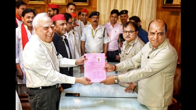 Kapil Sibal files his nomination for the Rajya Sabha elections, with the support of SP, in presence of party chief Akhilesh Yadav and party MP Ram Gopal Yadav, Lucknow, May 25, 2022 (Naeem Ansari) Kapil Sibal files his nomination for the Rajya Sabha elections, with the support of SP, in presence of party chief Akhilesh Yadav and party MP Ram Gopal Yadav, Lucknow, May 25, 2022 (Naeem Ansari)
