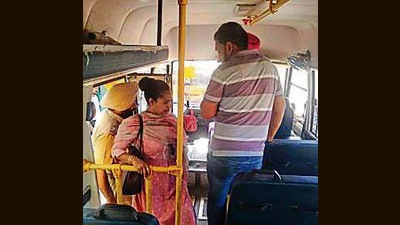 A joint team of the district child protection unit and local police, education and transport departments on Wednesday challaned bus drivers of two private schools in Shastri Nagar for violation of provisions under the Safe School Transport Policy. (HT PHOTO )