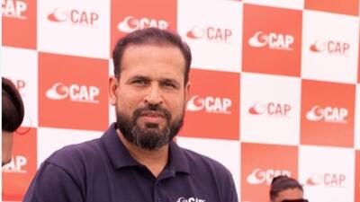 After the inauguration of CAP in Pune, Pathan interacted with students and shared his experiences while playing at national and international levels. (HT PHOTO)