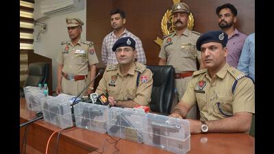 Mohali SSP Vivek Sheel Soni sharing details of the arrest in Mohali on Wednesday. (HT Photo) Mohali SSP Vivek Sheel Soni sharing details of the arrest in Mohali on Wednesday. (HT Photo)