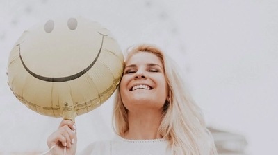 Laughing helps to maintain normal blood sugar levels and even it helps in better sleeping. (Pexels)