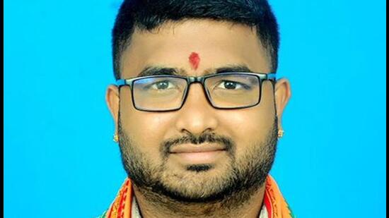 Police said they found three men, on a motorbike, chased and attacked Balachandar on Tuesday night. (HT) Police said they found three men, on a motorbike, chased and attacked Balachandar on Tuesday night. (HT)