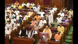 Uttar Pradesh finance minister Suresh Khanna presenting budget for 2022-23 in U.P. Assembly on Thursday. (Deepak Gupta/HT photo)
