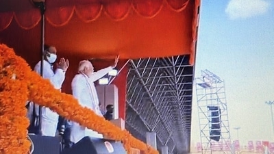 Prime Minister Narendra Modi acknowledges the crowd in Begumpet in Telangana. (Twitter/ANI) Prime Minister Narendra Modi acknowledges the crowd in Begumpet in Telangana. (Twitter/ANI)