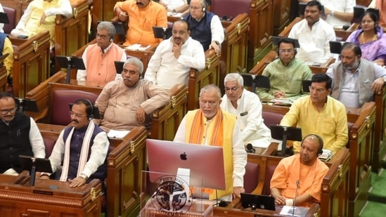 Uttar Pradesh finance minister Suresh Khanna presents budget in the Assembly on Thursday.&nbsp;(Deepak Gupta / HT Photo)