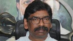 Jharkhand chief minister Hemant Soren has questioned the lack of ‘official briefings’ by ED on Jharkhand raids. (File Photo/Diwakar Prasad/ Hindustan Times) Jharkhand chief minister Hemant Soren has questioned the lack of ‘official briefings’ by ED on Jharkhand raids. (File Photo/Diwakar Prasad/ Hindustan Times)