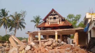 Rudramuni Swami, the seer of Jangama Math, said there was a shrine belonging to their mutt and it should be returned. (HT)