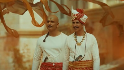 Sonu Sood and Akshay Kumar in a still from Prithviraj trailer.