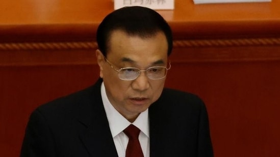 Li told attendees that economic growth risks slipping out of a reasonable range, according to people familiar with the discussions.(Reuters file photo)