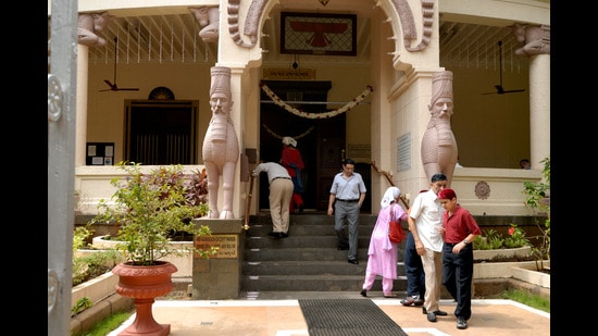 Parsis at a fire temple in Mumbai. (Shutterstock) Parsis at a fire temple in Mumbai. (Shutterstock)