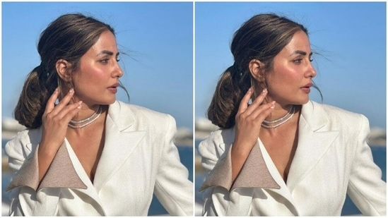 Hina opted for a minimal makeup look to complement her attire. In nude eyeshadow, mascara-laden eyelashes, contoured cheeks and a shade of nude lipstick, Hina looked just too stunning.(Instagram/@realhinakhan)