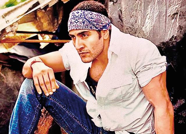 Sudhanshu poses for a photoshoot in his 20s