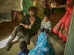 Akshay Kumar is seen in a new look in an unseen picture from the sets of a film.