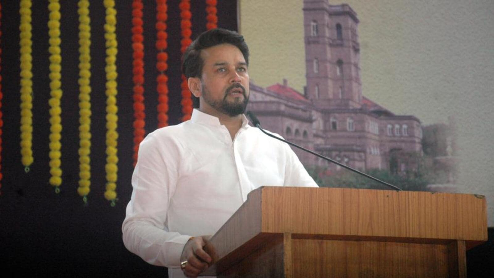 Centre gave strong message by transferring IAS couple, says Anurag Thakur