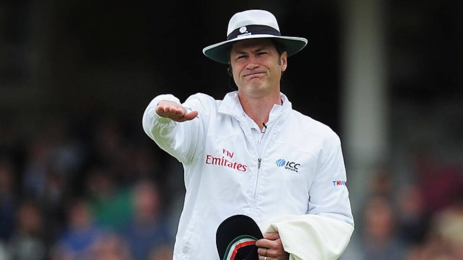 Simon Taufel challenges India legend to take up umpiring ...