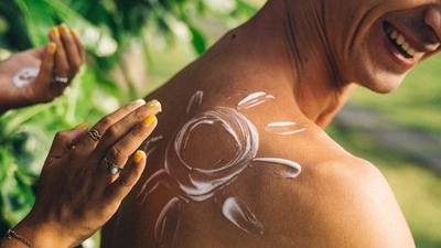 Why sunscreen is a must day and night? Beauty and skin experts answer (Anna Tarazevich) Why sunscreen is a must day and night? Beauty and skin experts answer (Anna Tarazevich)