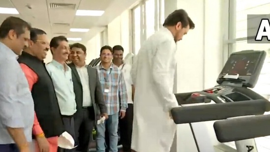 Union minister Anurag Thakur runs on a treadmill.(ANI videograb) Union minister Anurag Thakur runs on a treadmill.(ANI videograb)