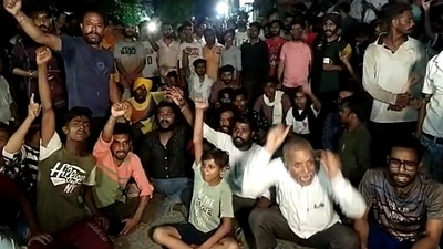Supporters of Sidhu Moose Wala stage a protest, shouting slogans against the Bhagwant Mann government. Supporters of Sidhu Moose Wala stage a protest, shouting slogans against the Bhagwant Mann government.