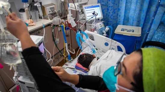 File photo of a patient in Intensive Care Unit.(AFP - image for representation only) File photo of a patient in Intensive Care Unit.(AFP - image for representation only)