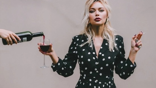 "Most of the time, bad habits are simply a way of dealing with stress and boredom. Everything from biting your nails to overspending on a shopping spree to drinking every weekend to wasting time on the internet can be a simple response to stress and boredom," wrote Nutritionist Karishma Shah in her recent post on Instagram. She also suggests ways to break a bad habit.(Pexels)
