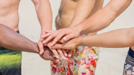 Join forces with somebody. Pair up with someone and quit together. Knowing that someone else expects you to better is a powerful motivator(Pexels)
