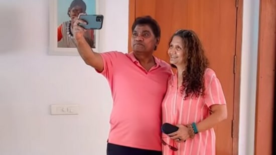 Johny Lever Ki Sex - Johnny Lever shares sweet video on 38th wedding anniversary with wife  Sujatha | Bollywood - Hindustan Times
