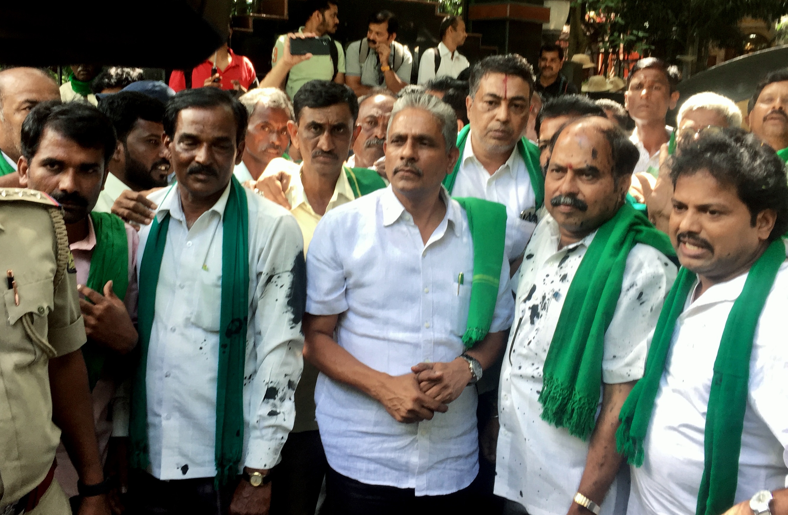 Farmer leader Kodihalli Chandrashekhar during a press meet after a clash between JD(S) supporters and his supporters at Press Club, in Bengaluru on Saturday. (ANI Photo) (Shashidhar Byrappa) Farmer leader Kodihalli Chandrashekhar during a press meet after a clash between JD(S) supporters and his supporters at Press Club, in Bengaluru on Saturday. (ANI Photo) (Shashidhar Byrappa)
