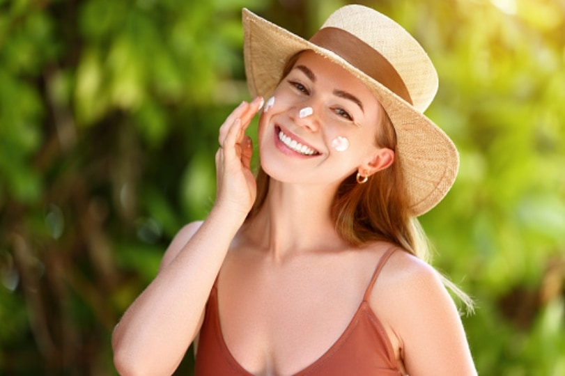 Why Sunscreen Works Wonders in Every Season? Expert answers (Unsplash) Why Sunscreen Works Wonders in Every Season? Expert answers (Unsplash)